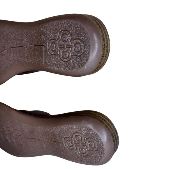 Andre Assous Nice Clear Slip On Leather Sandal NWT Size 9 - Picture 13 of 13